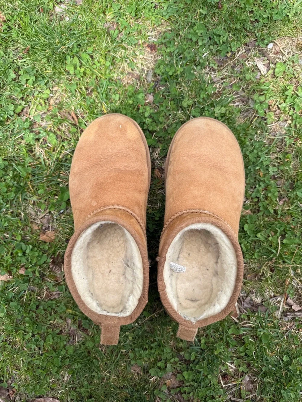 ✨ UGGS Classic Ultra Mini - Picture 3 of 9